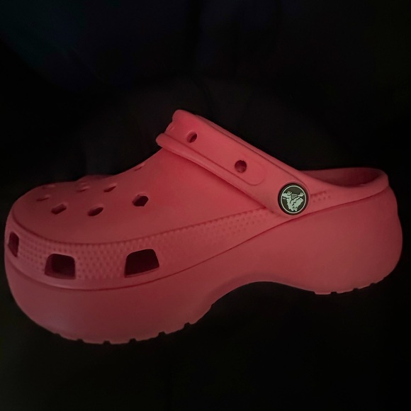 Hot Blush Crocs Classic Platforms

Size Women’s 7 - Picture 1 of 1